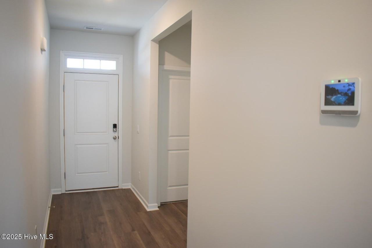 832 Delta Ct - Photo 5 of 25