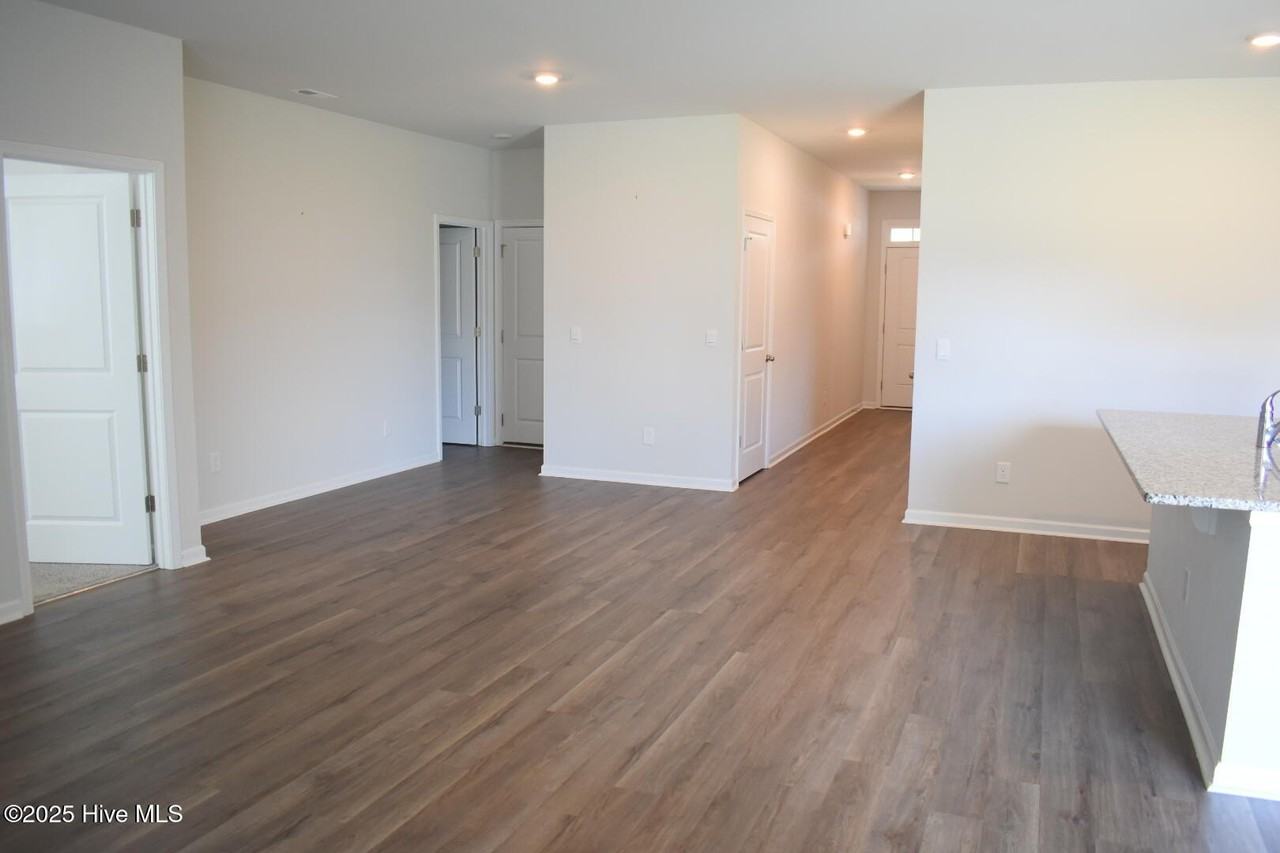 832 Delta Ct - Photo 7 of 25