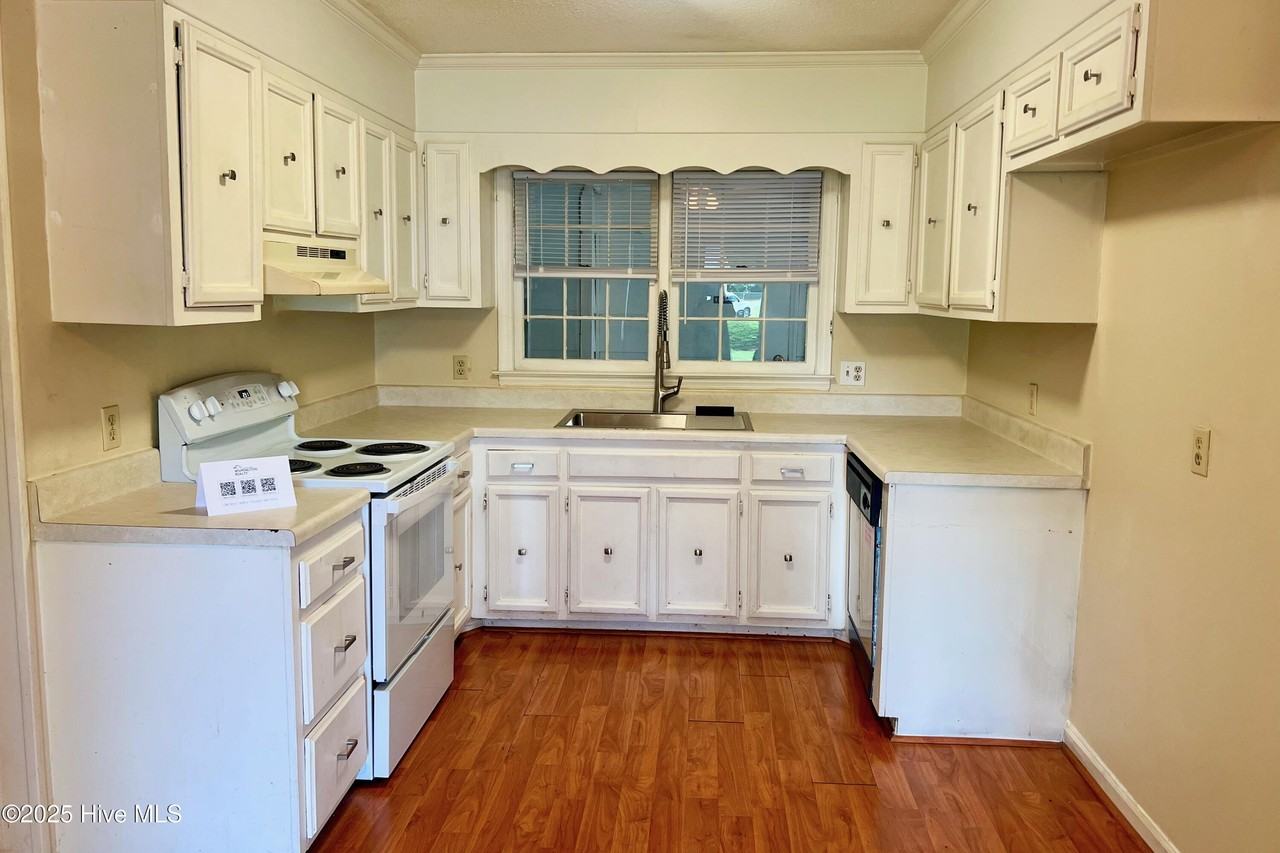 4602 Norwich Rd - Photo 3 of 19