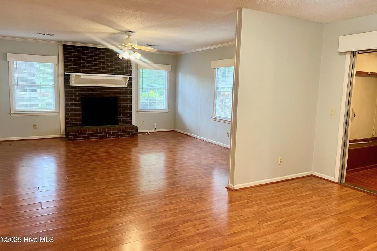 4602 Norwich Rd - Photo 4 of 19