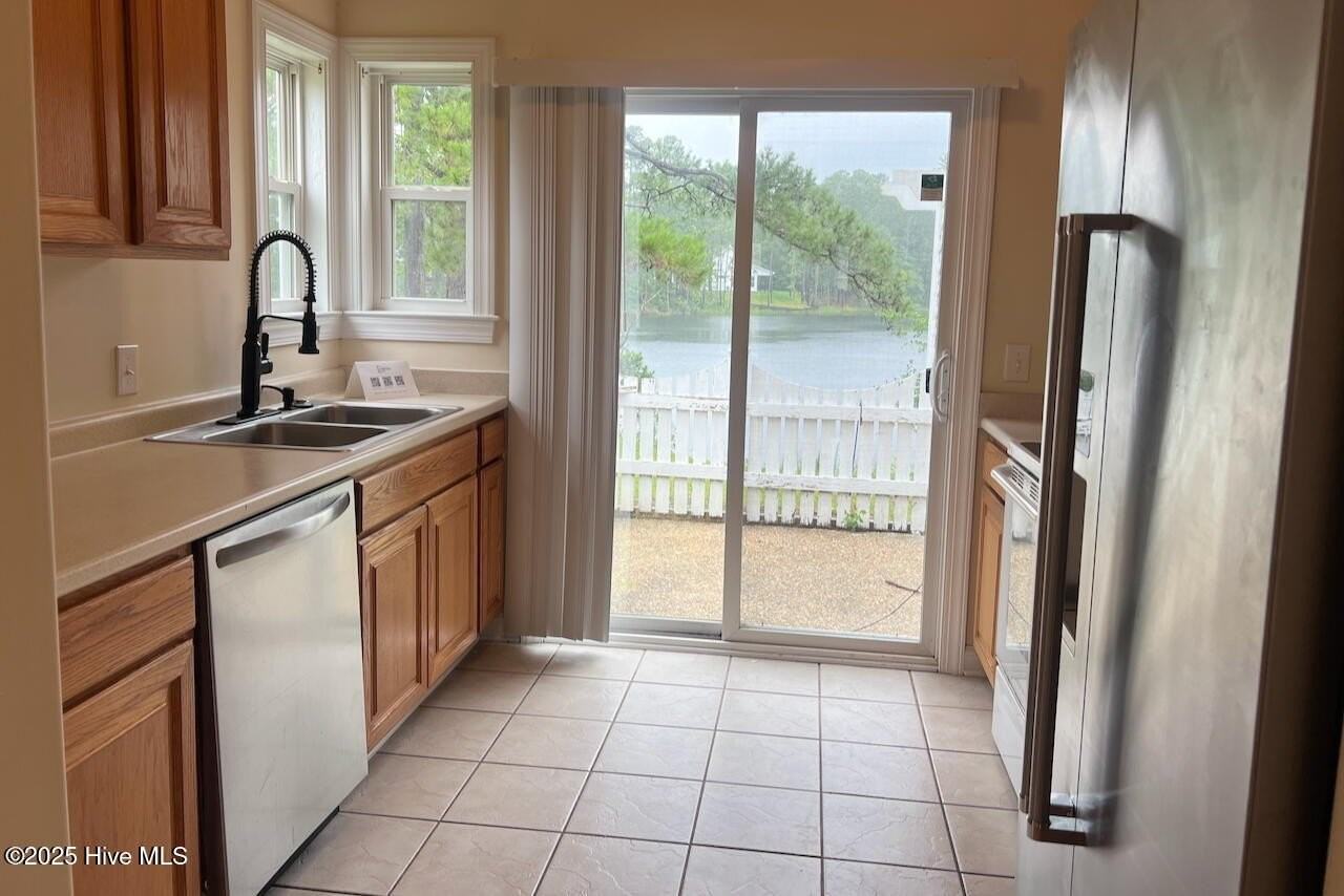 1032 Lake Norman Ln - Photo 5 of 21