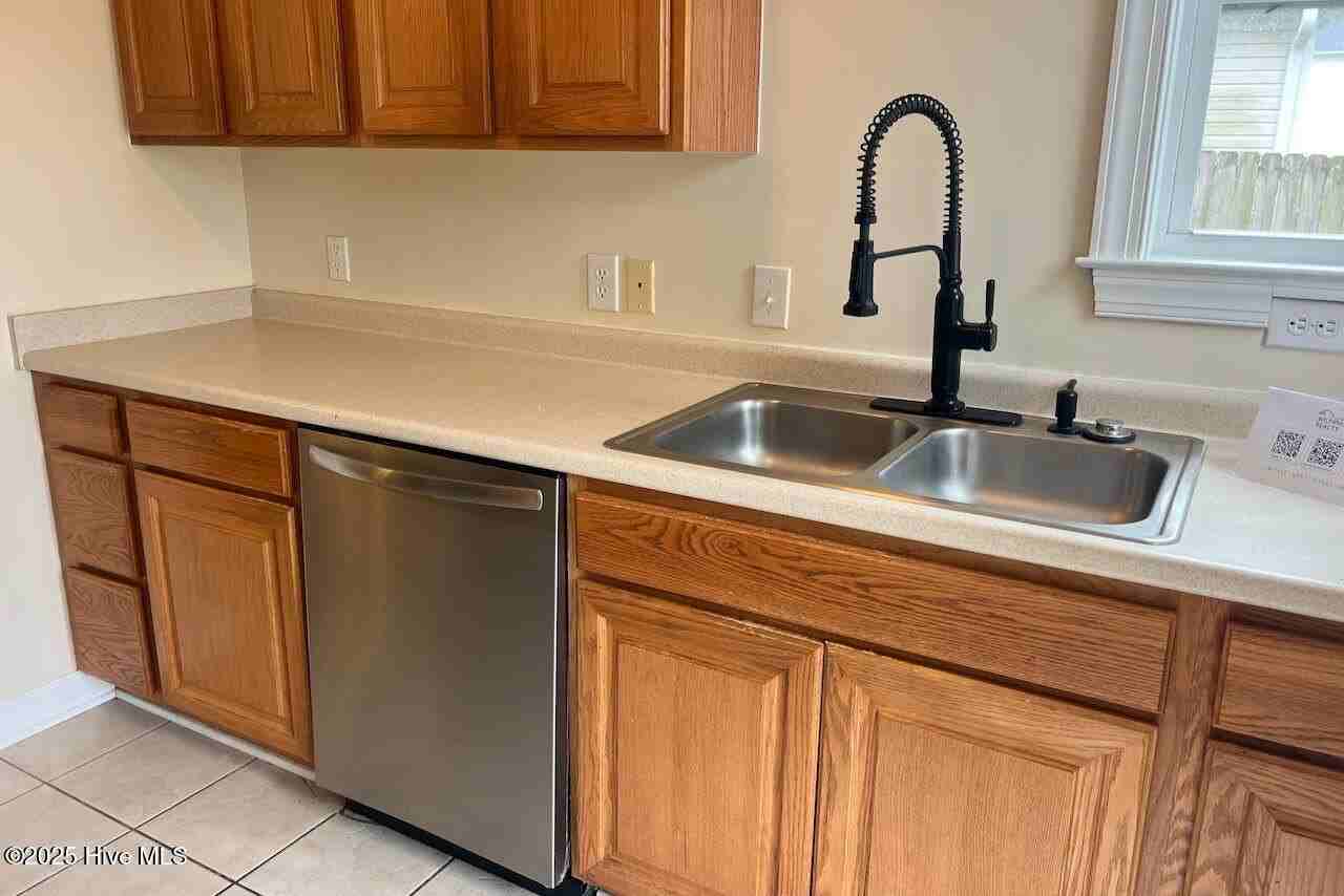 1032 Lake Norman Ln - Photo 6 of 21