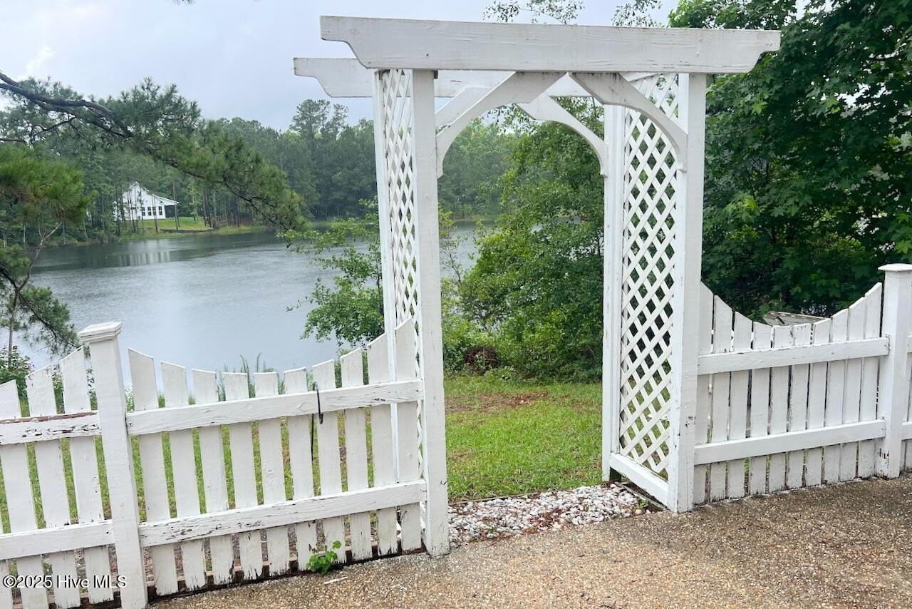 1032 Lake Norman Ln - Photo 7 of 21