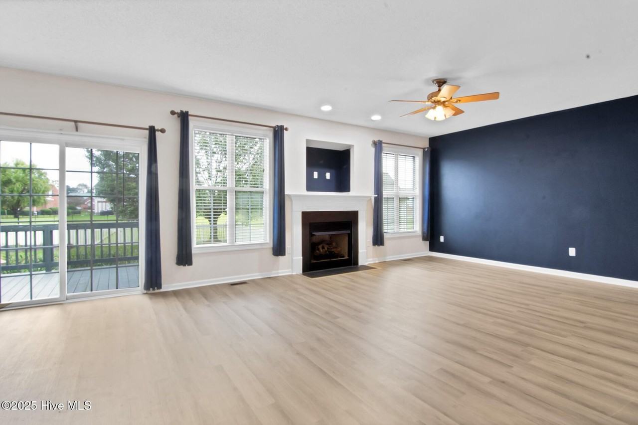 817 Willbrook Cir - Photo 4 of 35