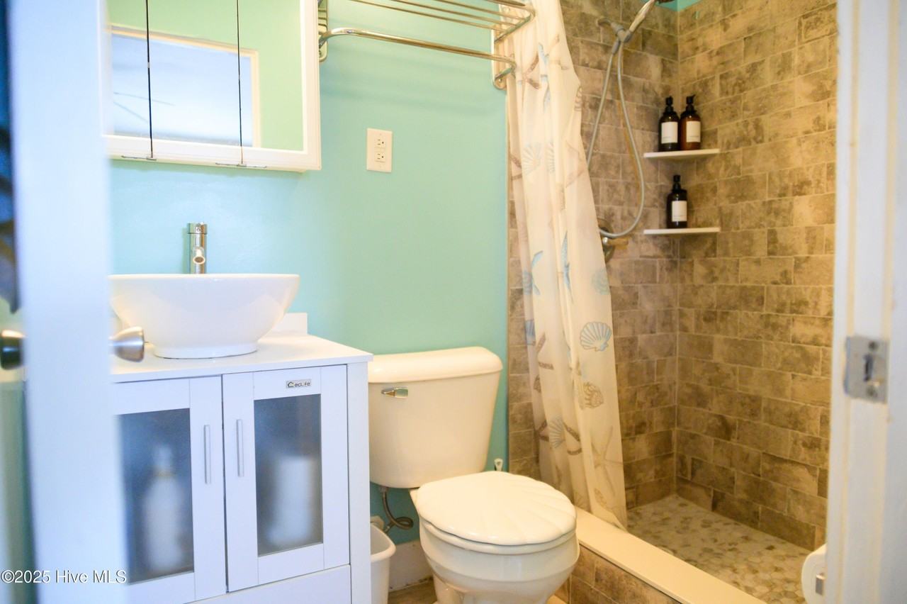 201 Henderson Blvd Unit 1 #1 - Photo 3 of 14