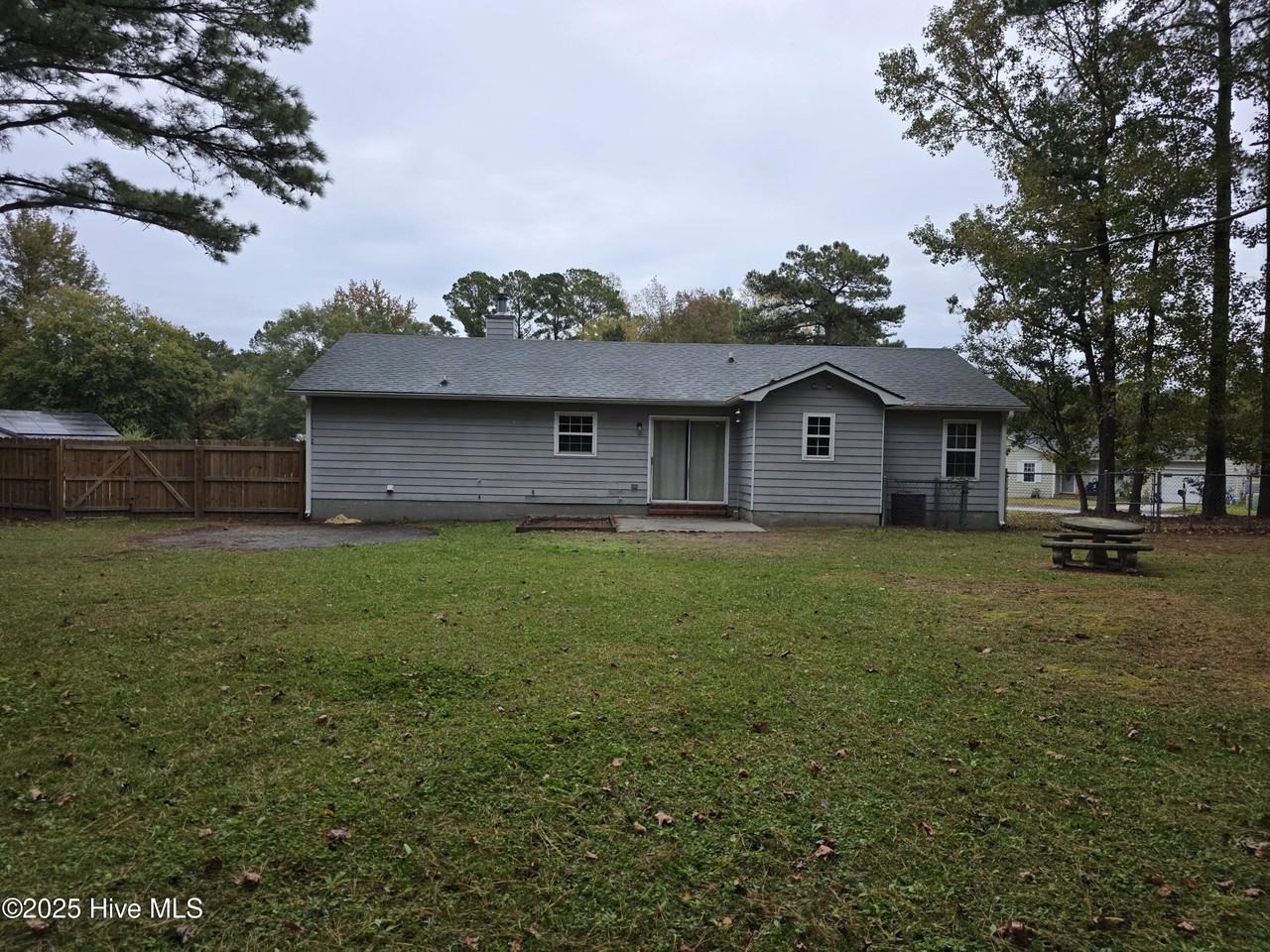 501 Greenleaf Ct - Photo 6 of 23