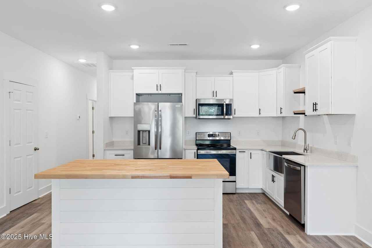 196 Wildwood St Nw - Photo 3 of 31