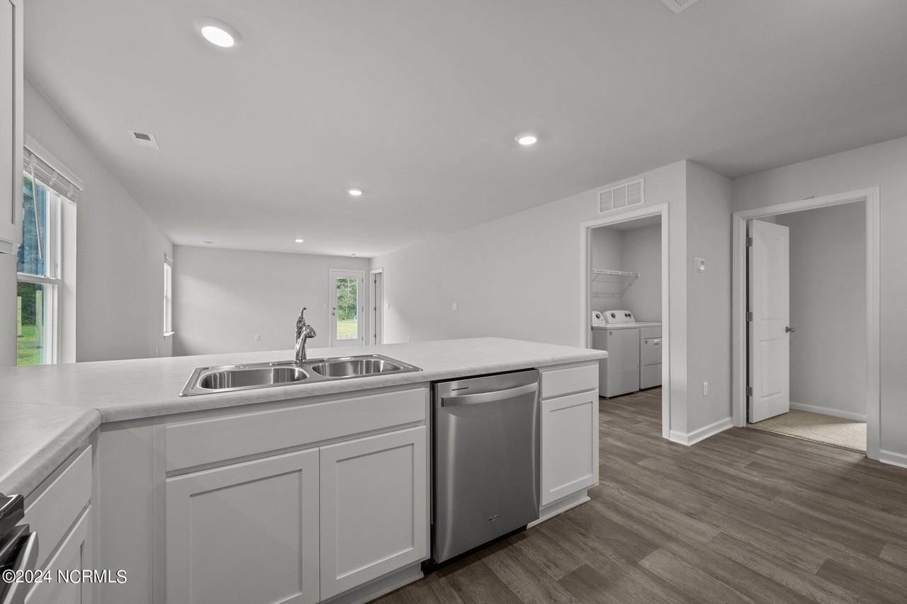 2098 Course Ln - Photo 4 of 26