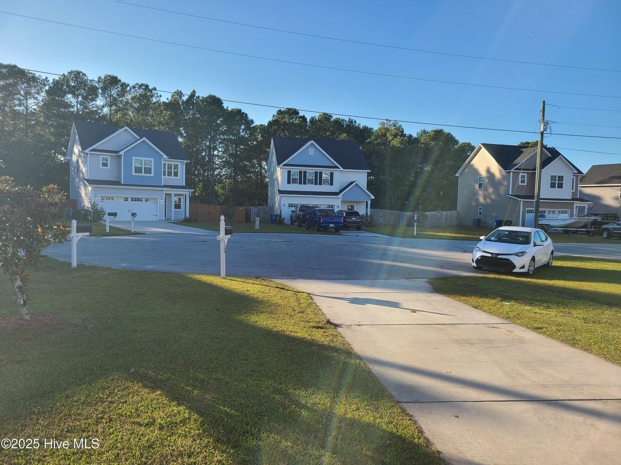 525 Everett Glades - Photo 2 of 30