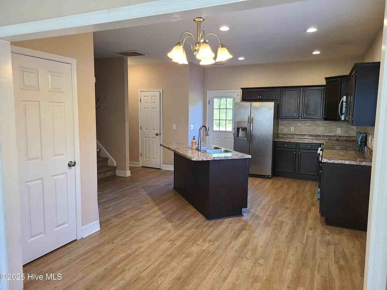 525 Everett Glades - Photo 5 of 30