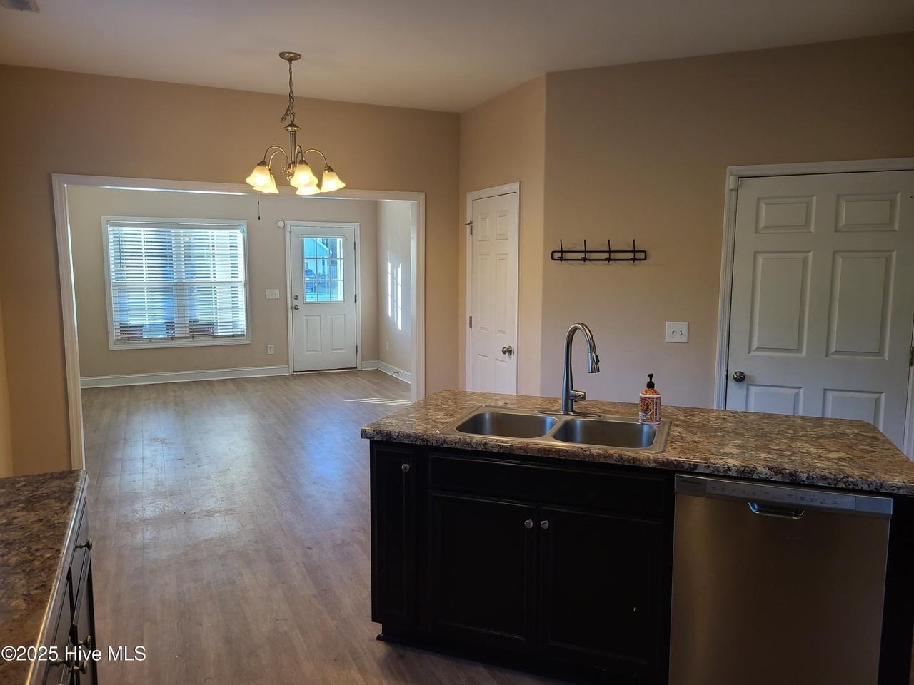 525 Everett Glades - Photo 7 of 30