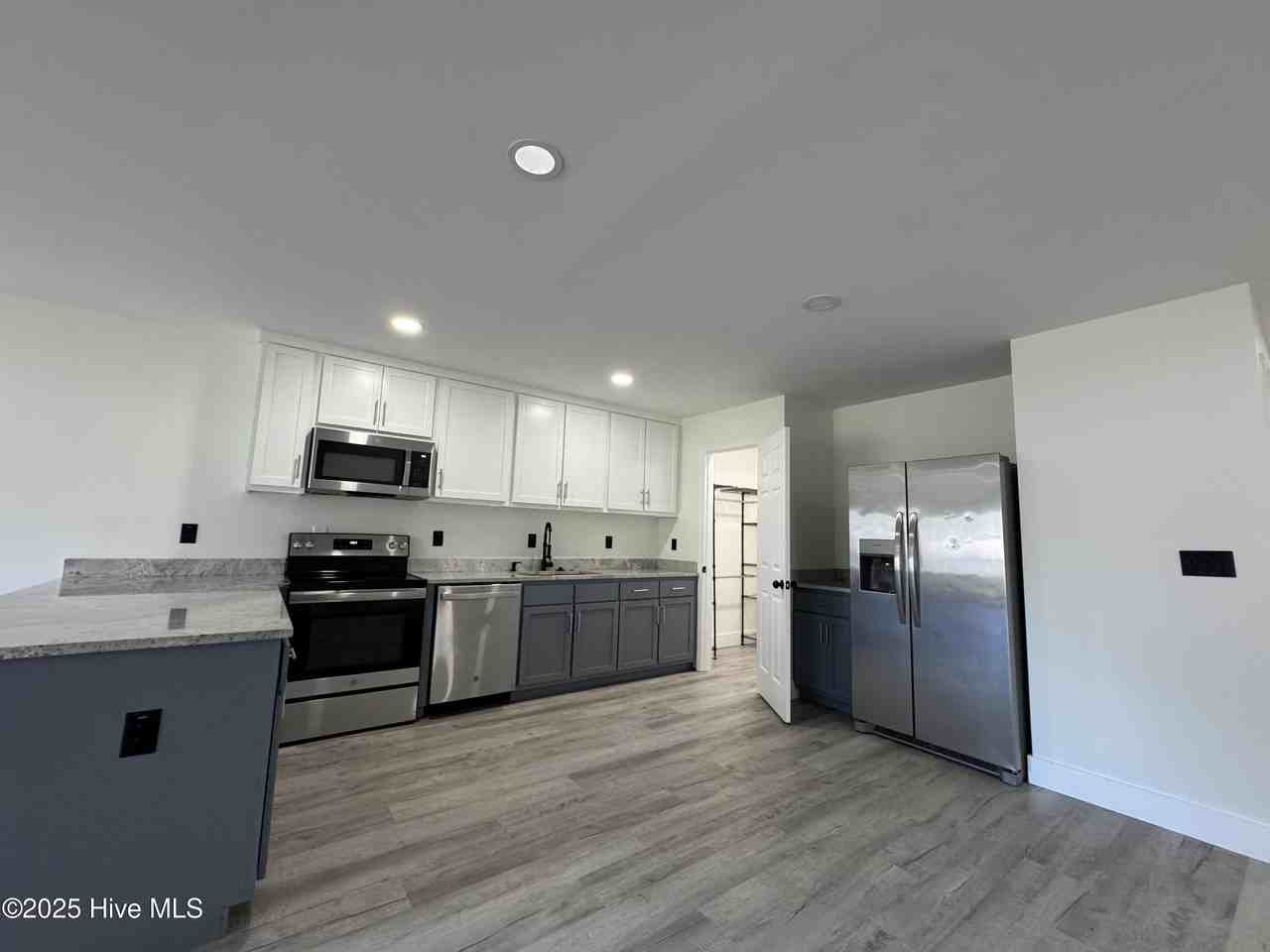 309 Robin Court #A - Photo 5 of 22