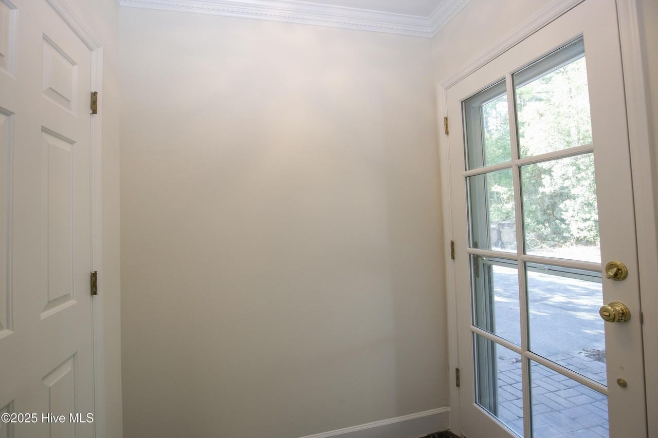 412 Love Forty Dr W - Photo 2 of 47