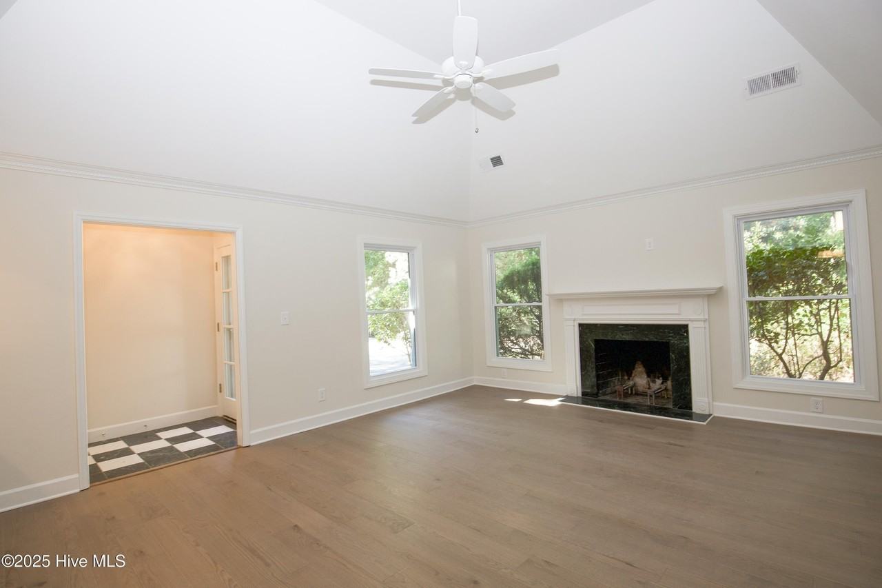 412 Love Forty Dr W - Photo 6 of 47