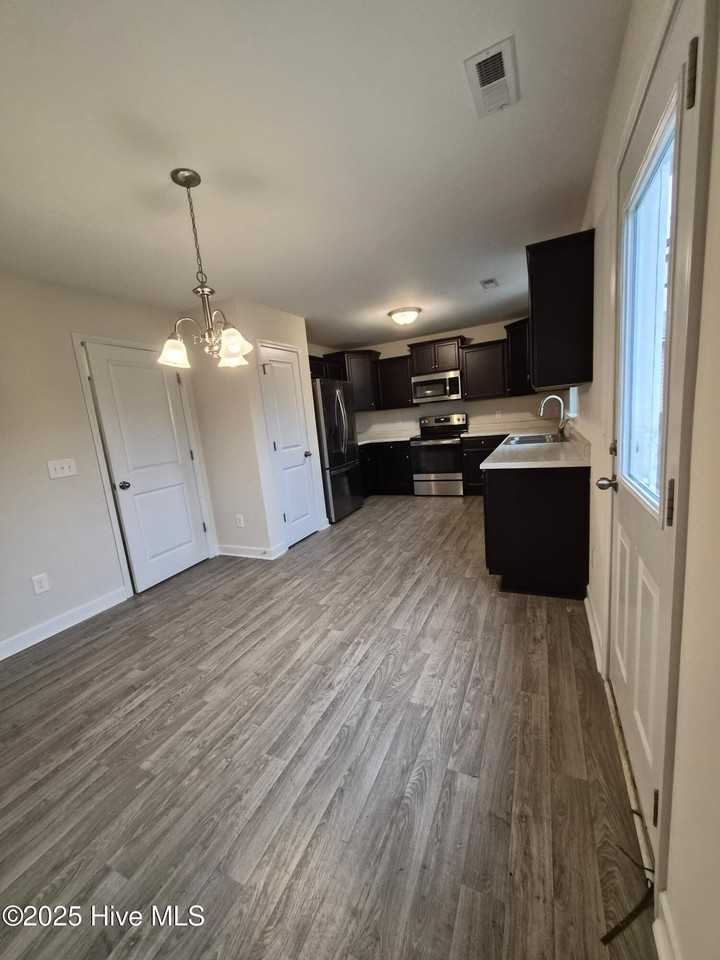 616 Riggs Rd - Photo 6 of 38