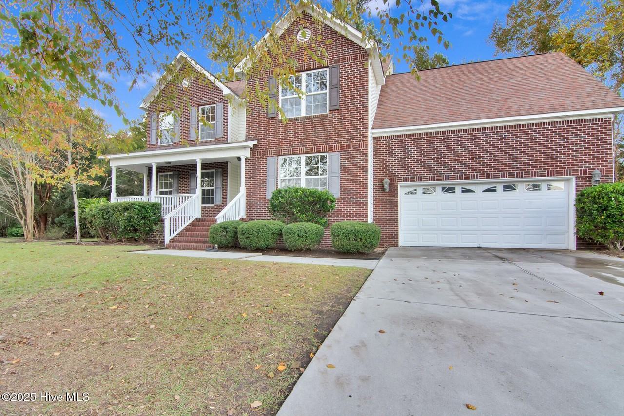 102 Huntington Ct - Photo 2 of 38