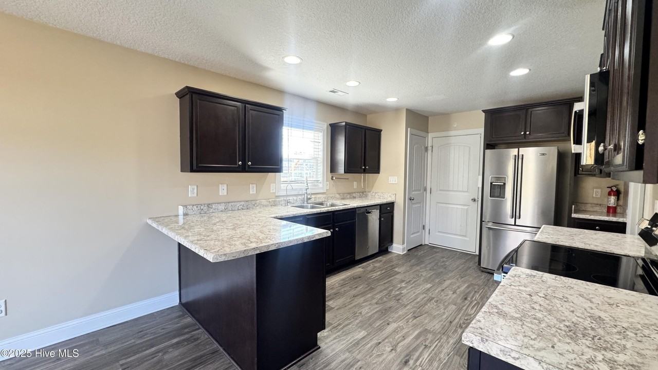 719 Kiwi Stone Cir - Photo 7 of 25