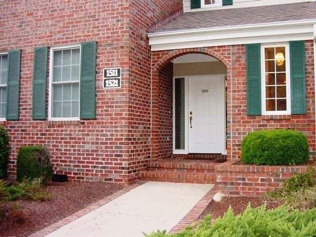 1521 Woodbrooke Dr - Photo 2 of 12