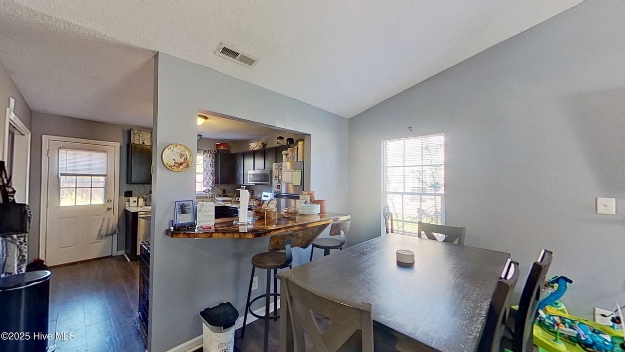 1163 Pueblo Dr - Photo 5 of 20