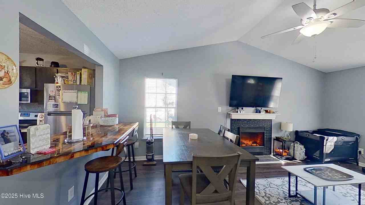 1163 Pueblo Dr - Photo 6 of 20