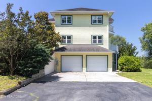 featured image of 2084 Allenridge Dr