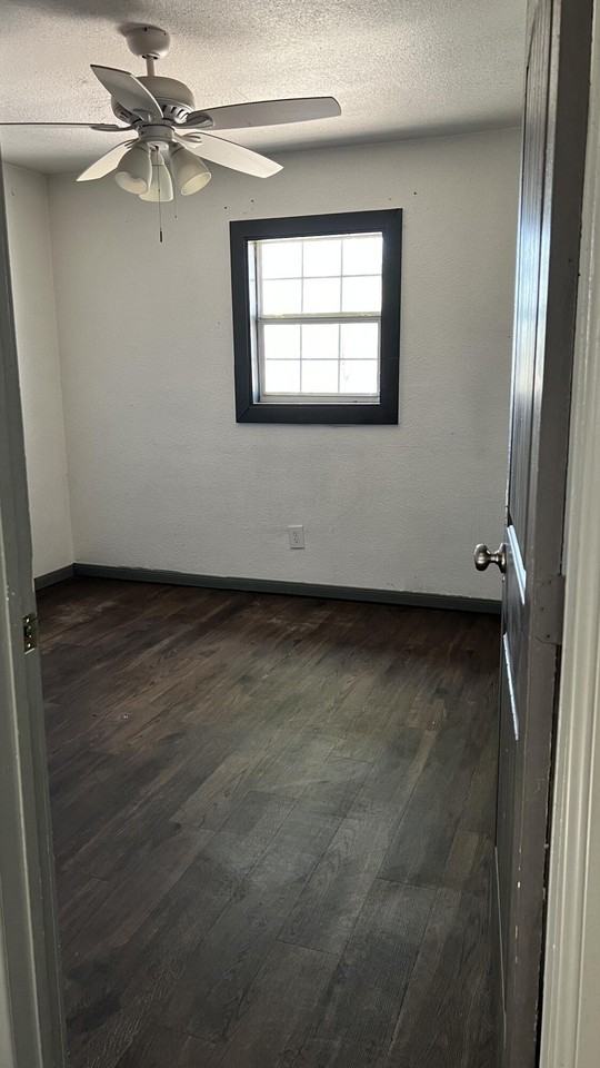 1716 E Dartmouth St Apt B #B - Photo 6 of 7