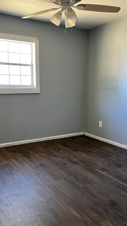 1716 E Dartmouth St Apt B #B - Photo 7 of 7