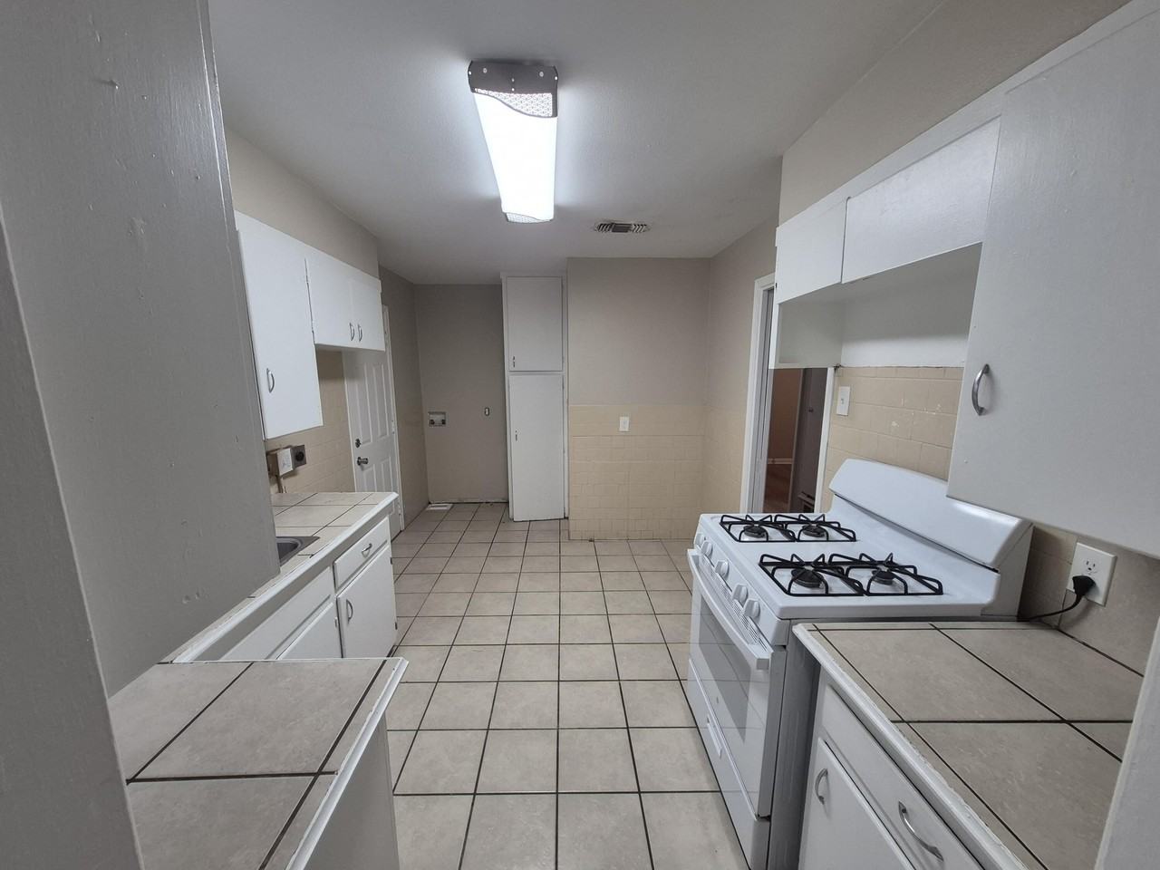 5403 Avenue B - Photo 5 of 15