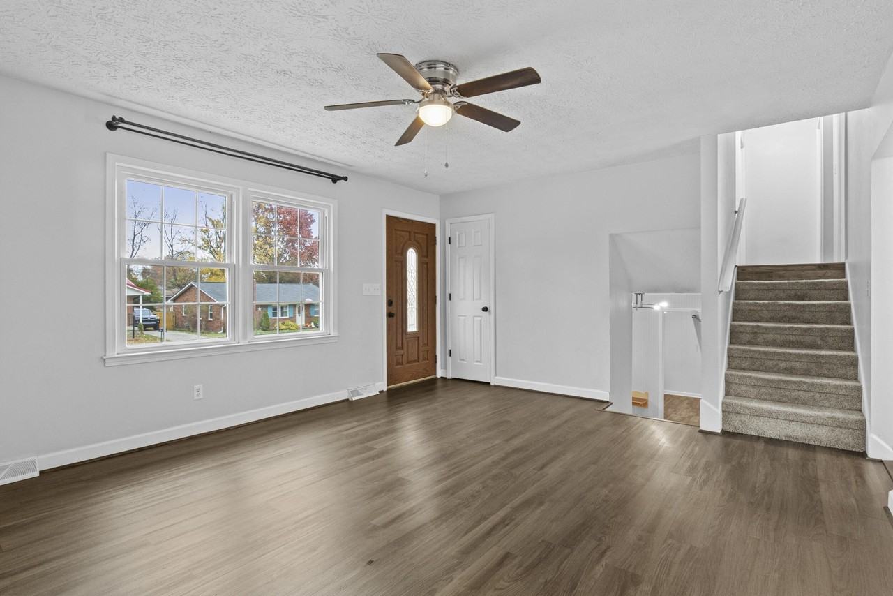 4067 Winnipeg Way - Photo 3 of 13