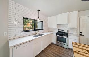 featured image of W Fairview St