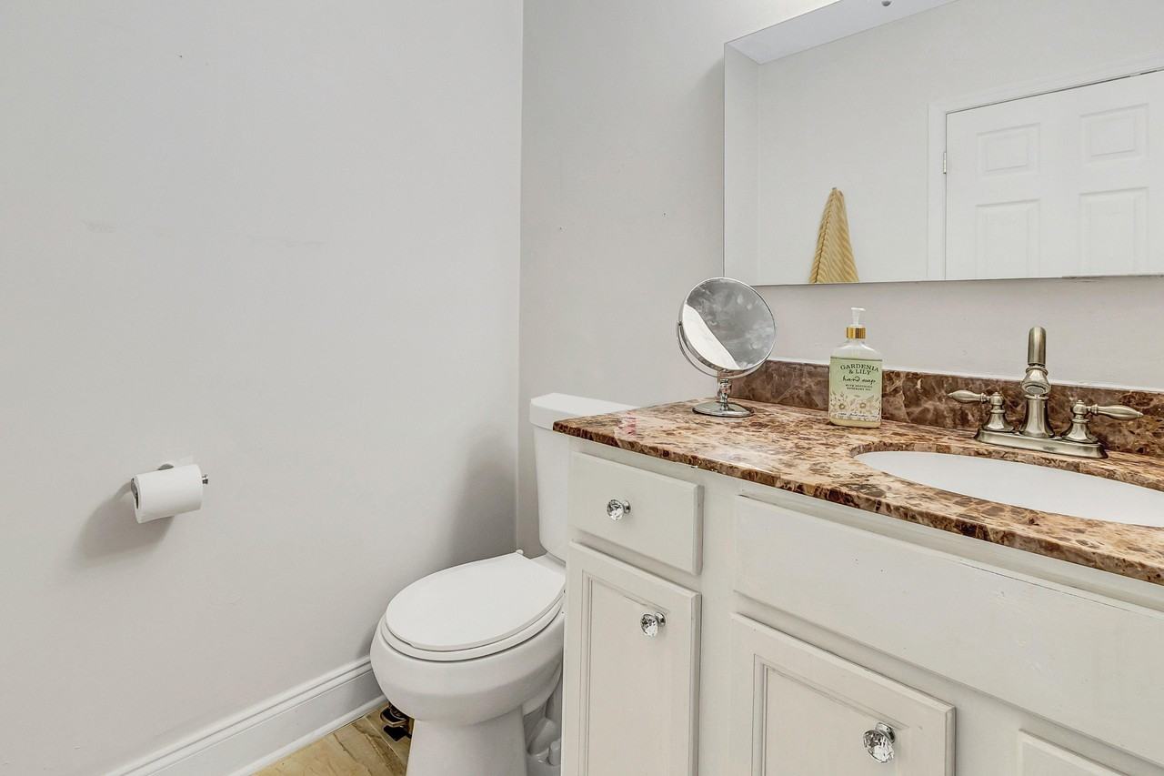 N Calvert St - Photo 5 of 8