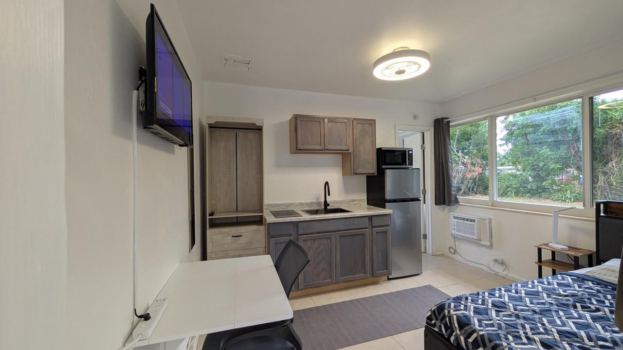 Ne 35th St - Photo 2 of 6