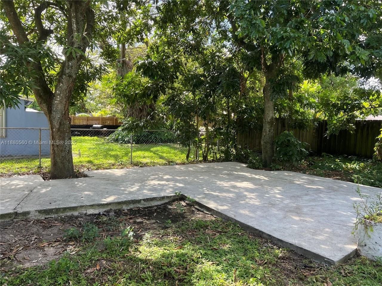 931 Northwest 34th Way - Photo 4 of 20