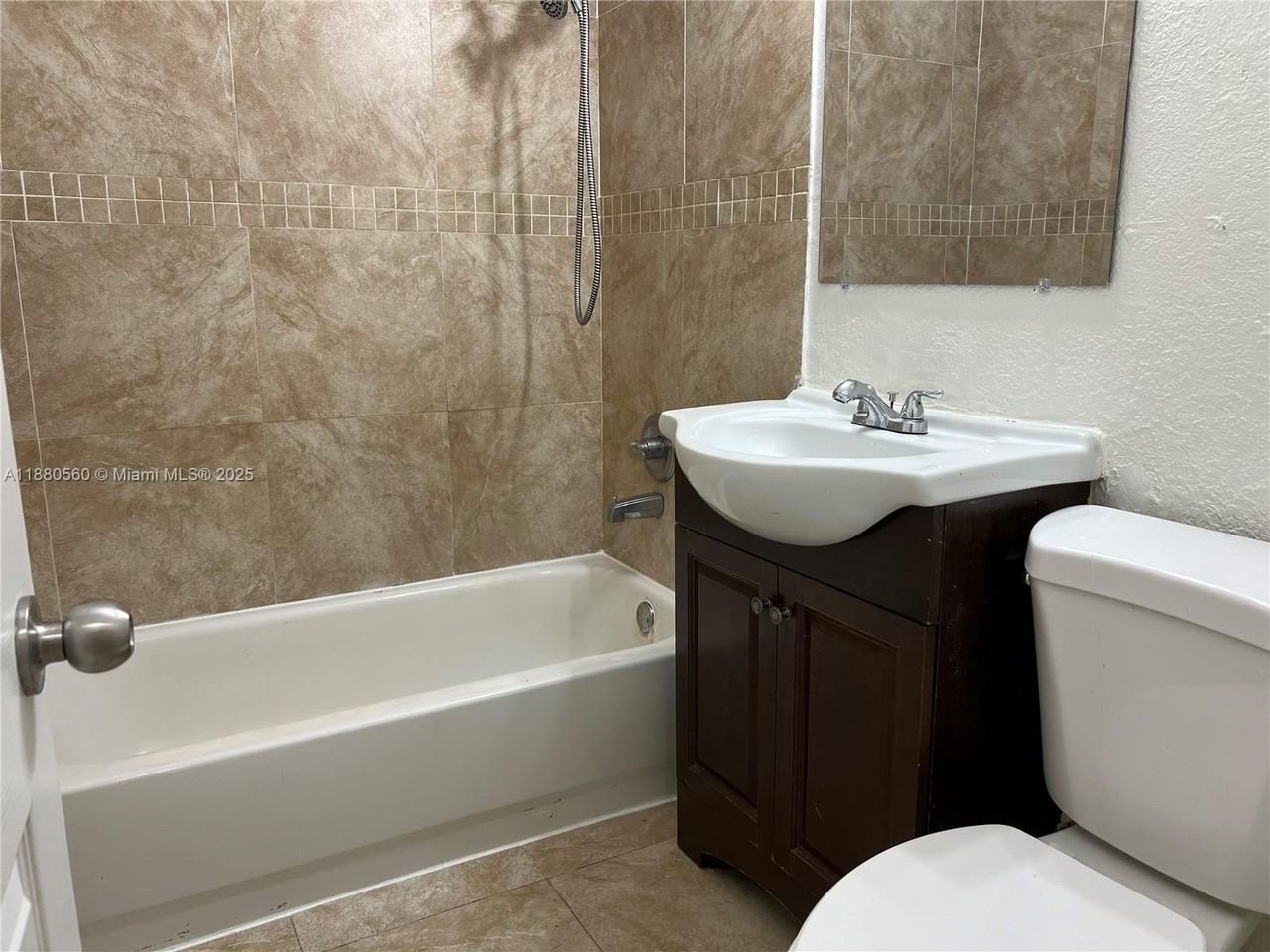 931 Northwest 34th Way - Photo 7 of 20