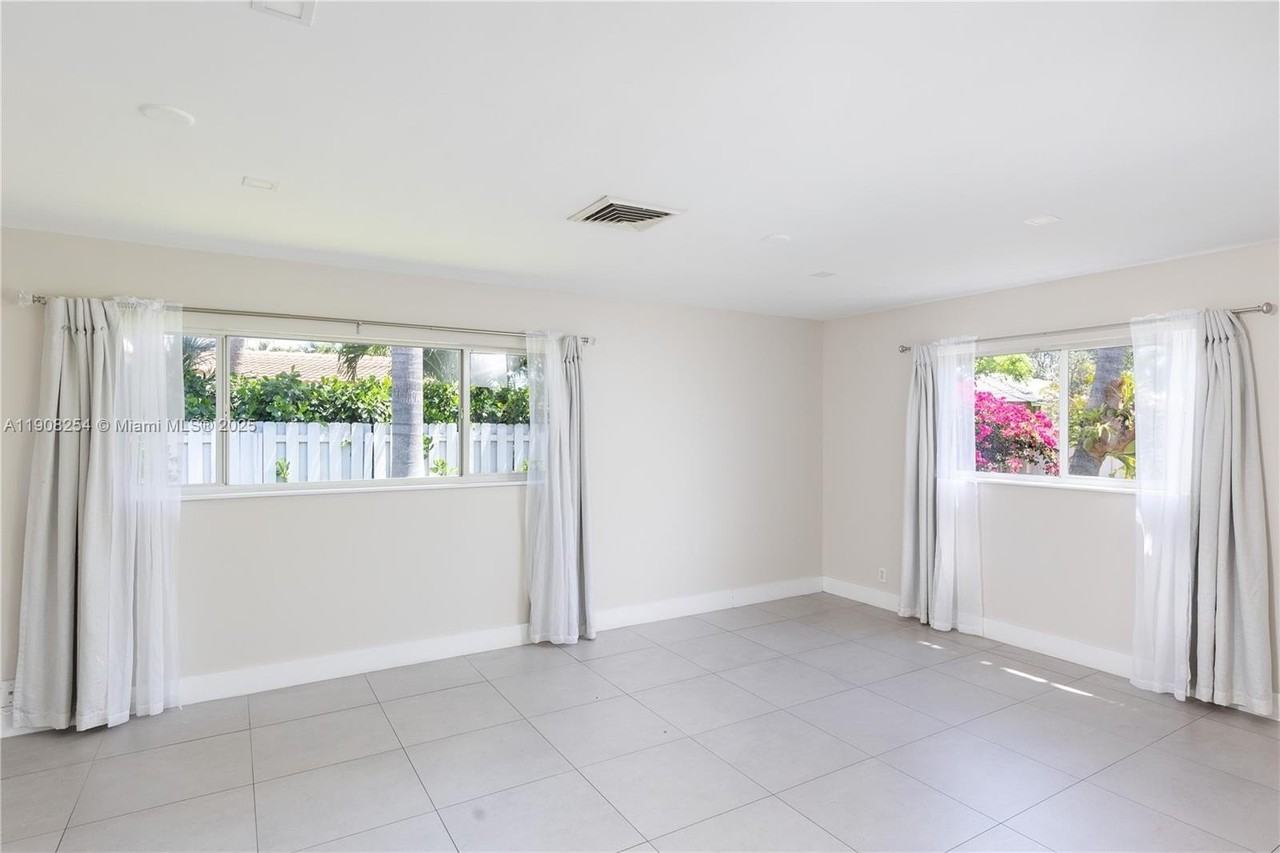 4430 Ne 28th Ter #0 - Photo 6 of 22