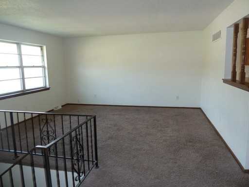 424 S 73rd Terrace - Photo 2 of 6