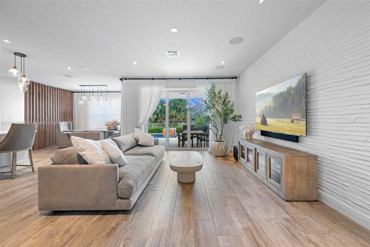 1465 Bursera Ter - Photo 5 of 34