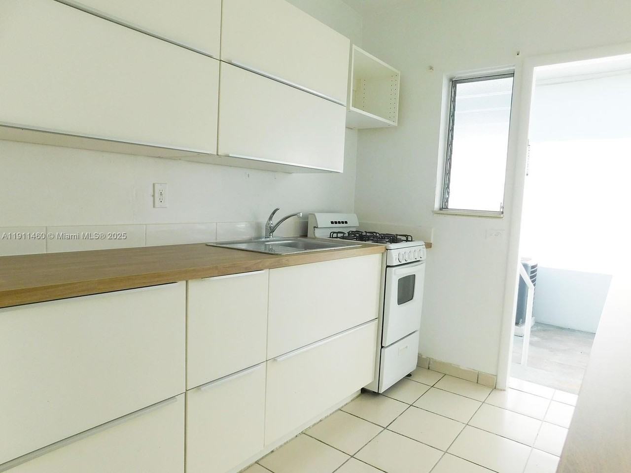 1247 Marseille Drive #113 - Photo 7 of 14