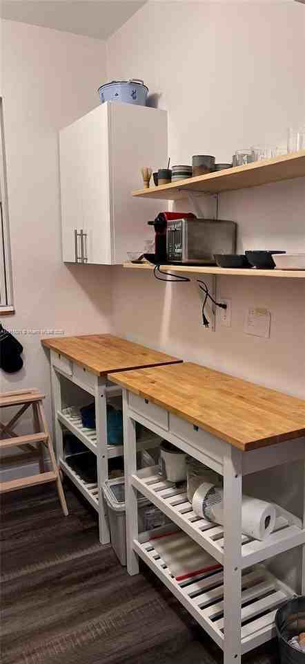 320 80th St #15 - Photo 5 of 6