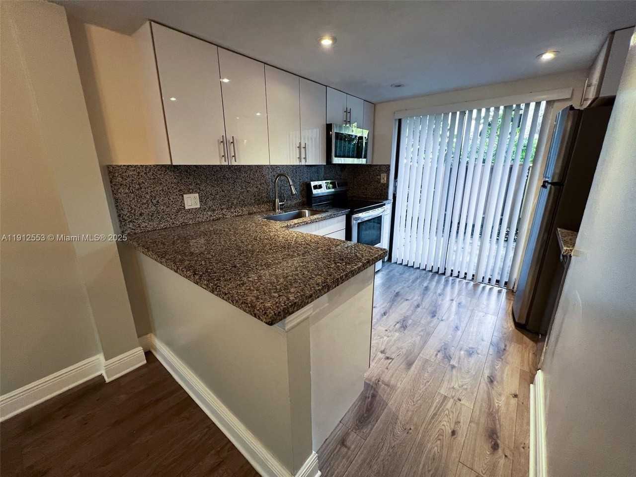 185 Wimbledon Lake Dr #185 - Photo 5 of 23