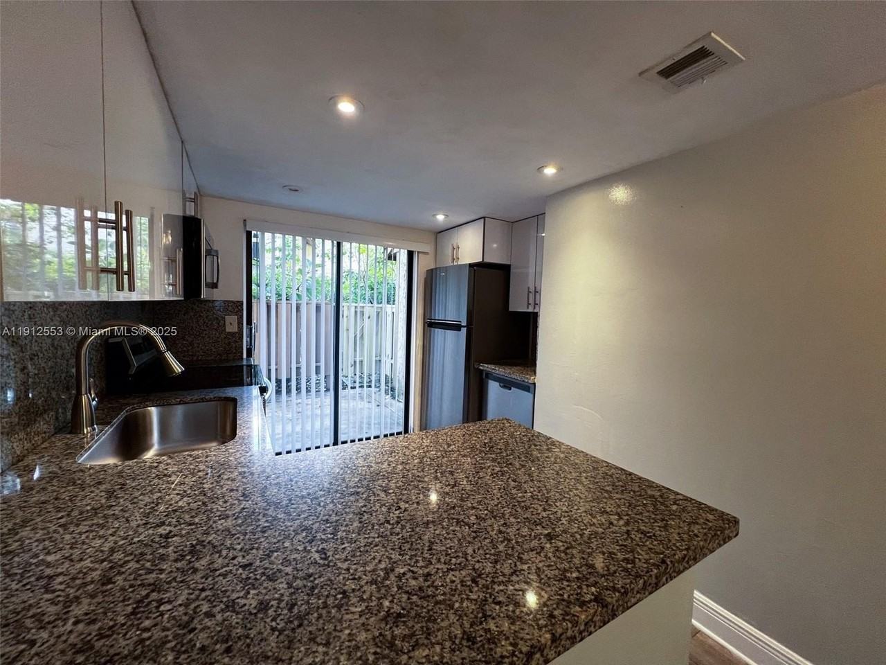 185 Wimbledon Lake Dr #185 - Photo 6 of 23