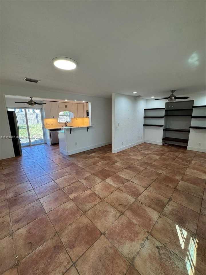 3110 N 58th Ave #3110 - Photo 7 of 27