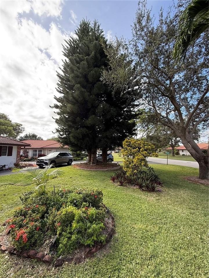 300 Nw 42nd St #0 - Photo 5 of 32