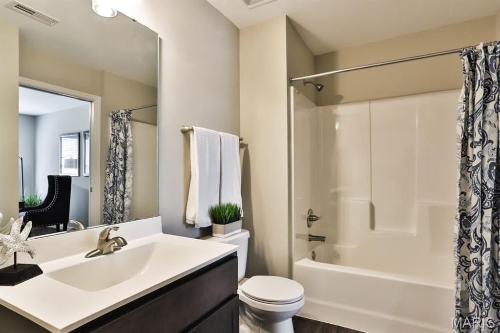 152 Estes Dr - Photo 2 of 19