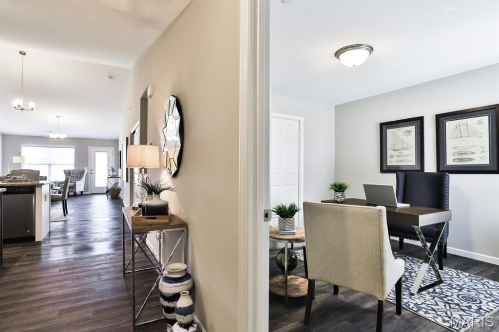 152 Estes Dr - Photo 3 of 19