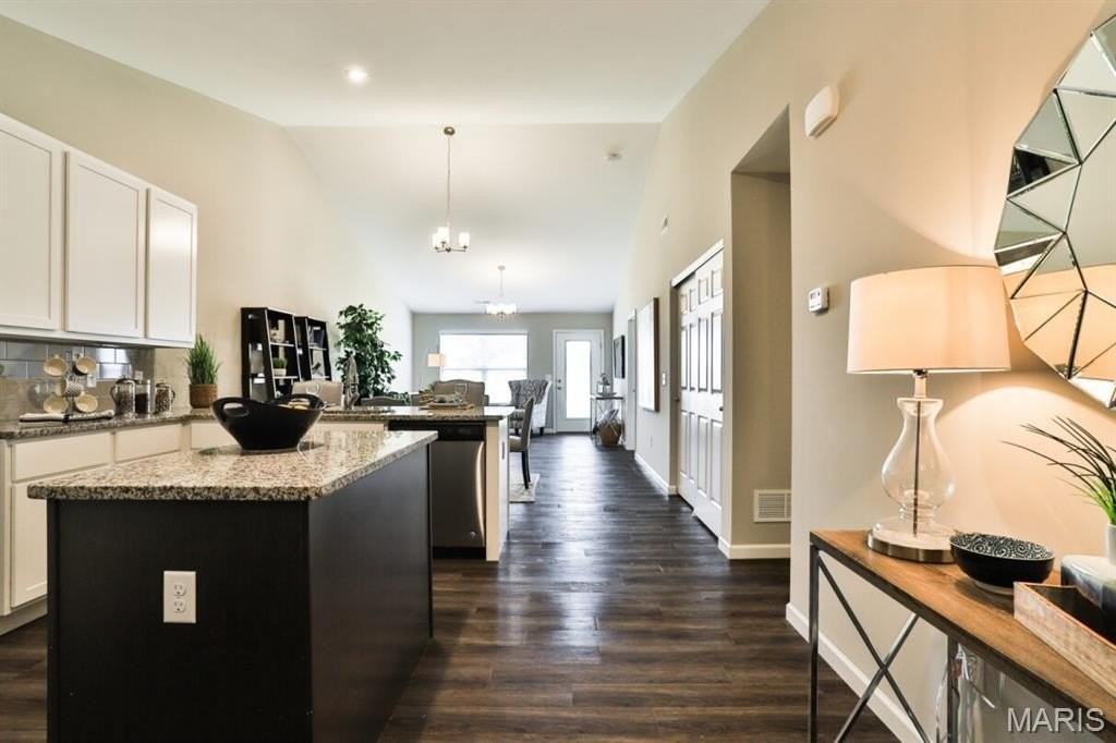 152 Estes Dr - Photo 7 of 19