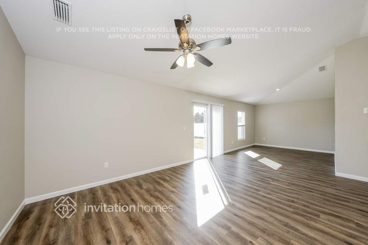 739 Southwest Goodrich Street - Photo 3 of 17