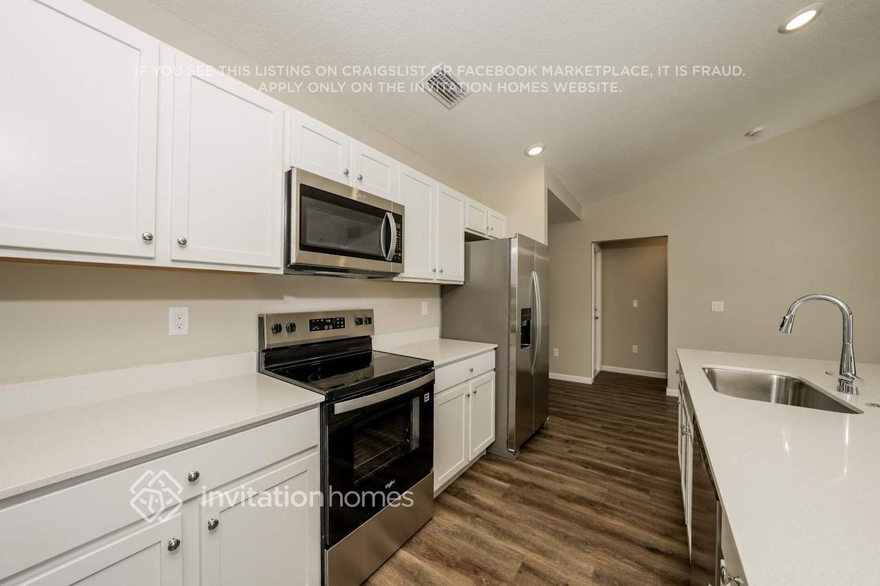 739 Southwest Goodrich Street - Photo 6 of 17