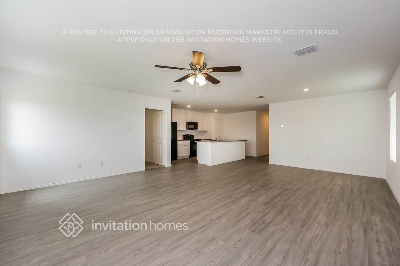 10225 Hackberry Spring Way - Photo 4 of 17