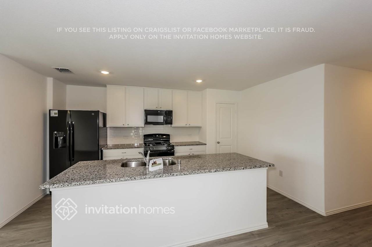 10225 Hackberry Spring Way - Photo 7 of 17